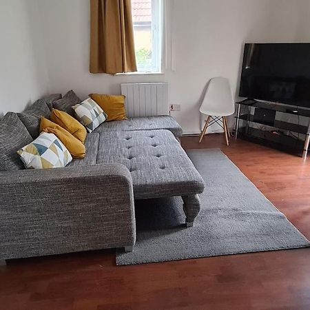 Private 2 Bed Flat Close To Excel & City Airport Londres Extérieur photo