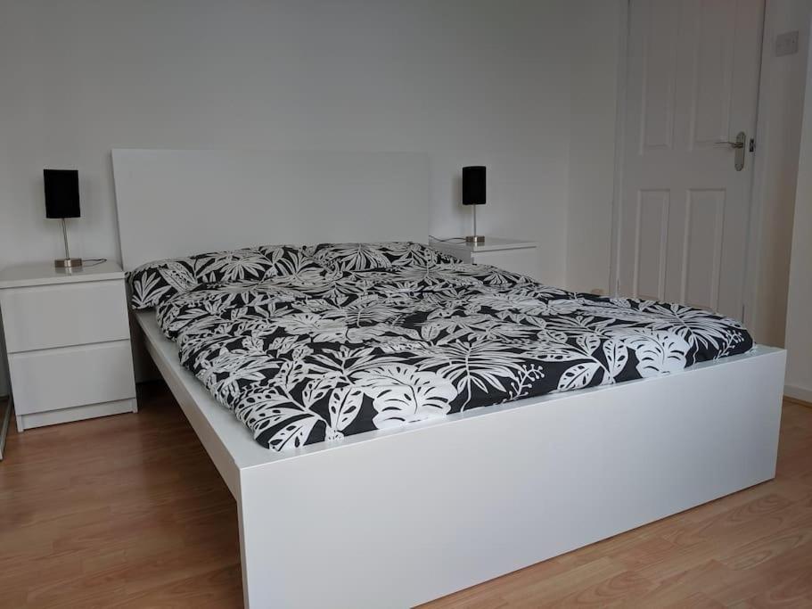 Private 2 Bed Flat Close To Excel & City Airport Londres Extérieur photo