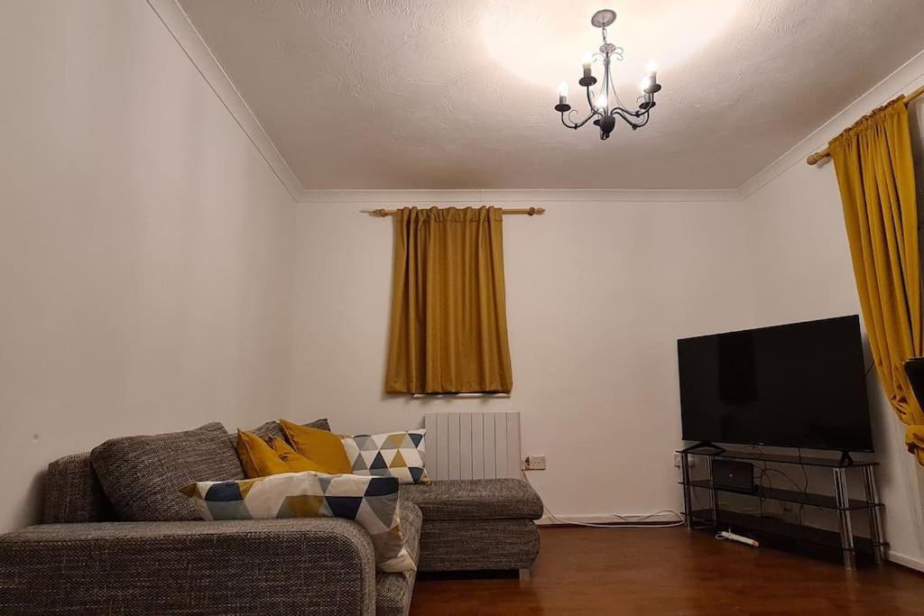 Private 2 Bed Flat Close To Excel & City Airport Londres Extérieur photo