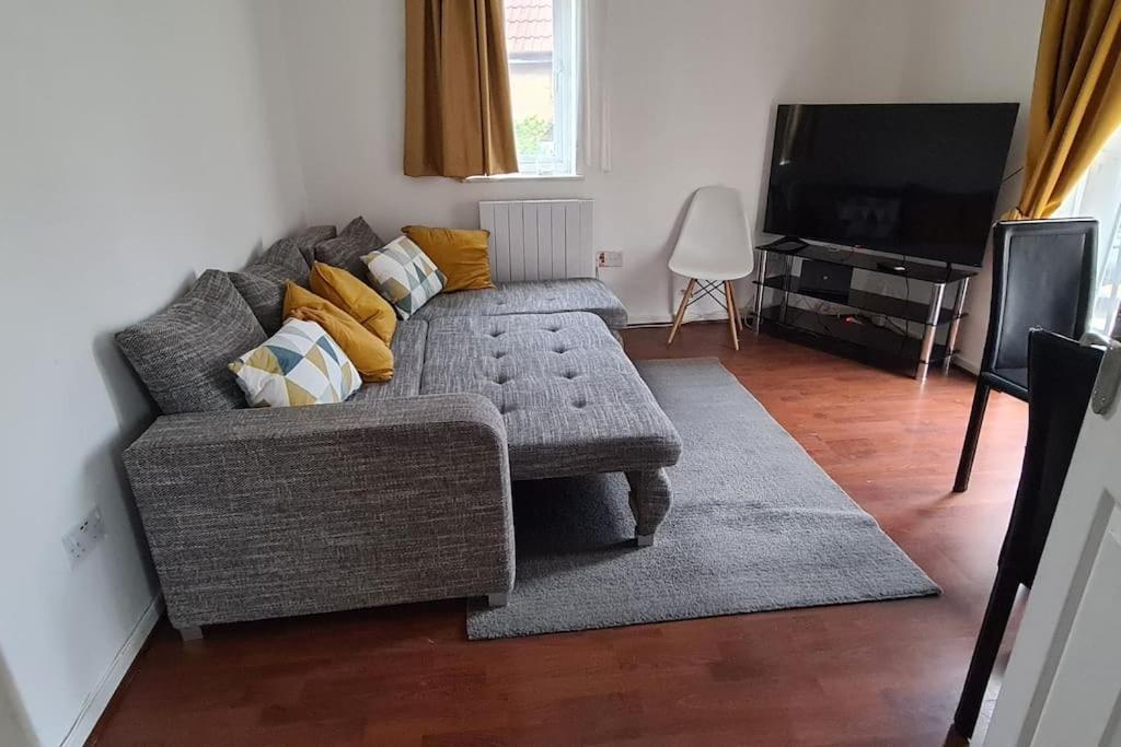 Private 2 Bed Flat Close To Excel & City Airport Londres Extérieur photo