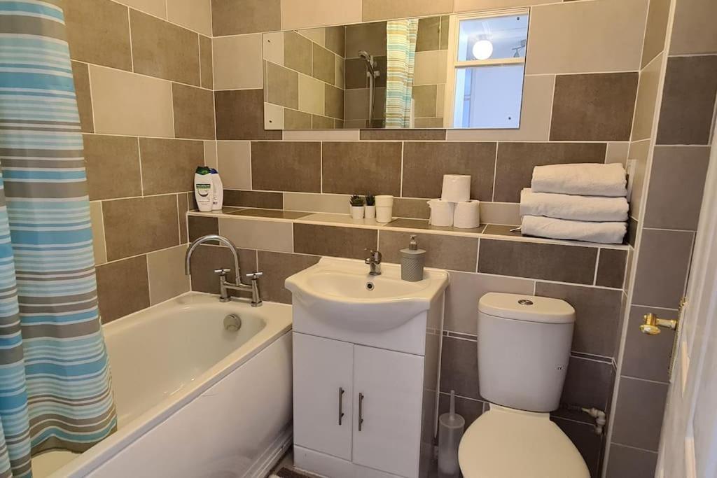 Private 2 Bed Flat Close To Excel & City Airport Londres Extérieur photo